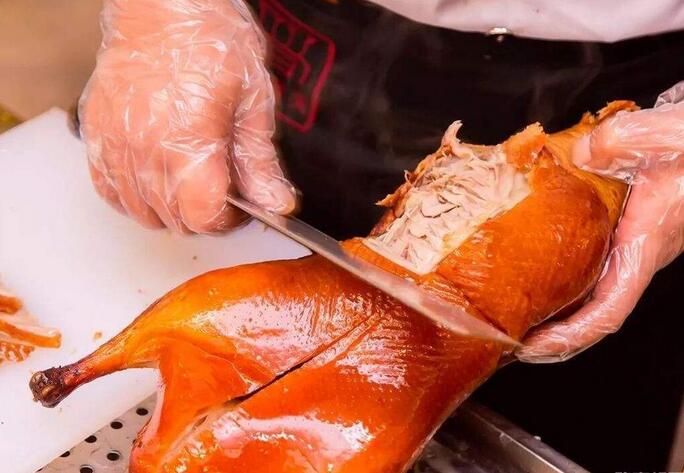 北京脆皮烤鸭加盟店生意火热，2020年热门投资项目