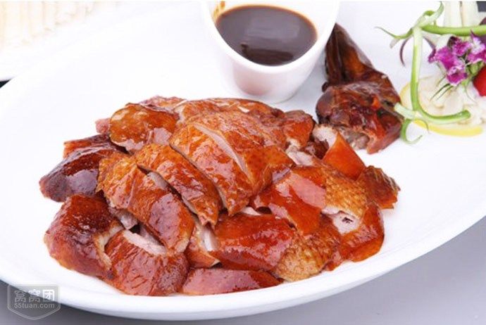 北京烤鸭的历史由来，北京的一道名菜