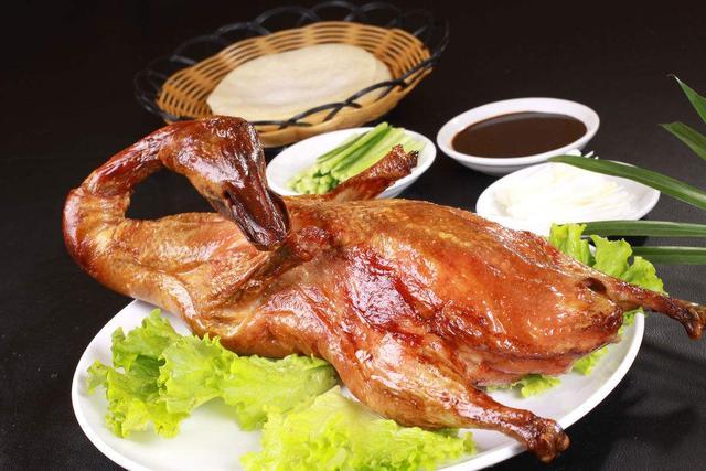 合肥烤鸭加盟哪家好？值得推荐富师傅果木炭烤鸭