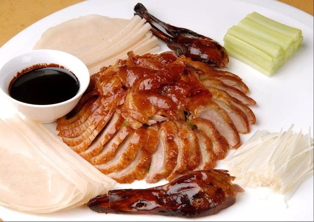 正宗的北京烤鸭做法介绍，自己可以动手制作烤鸭