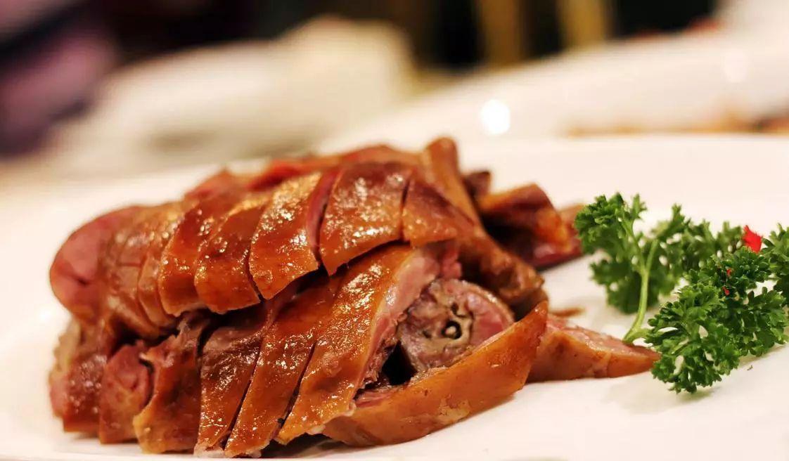 怎样加盟烤鸭店？一起来看看老北京烤鸭店