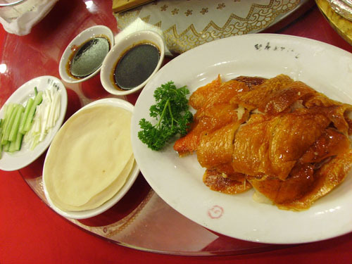 西宁烤鸭加盟哪家好？富师傅果木炭烤鸭项目优势多